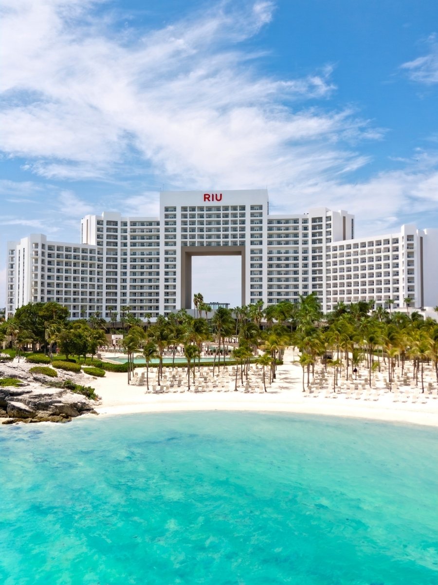 RiuHoteles's tweet photo. 🌴 Searching for the best resorts for all-inclusive stays in the Caribbean at RIU Hotels? https://t.co/wvfWDaLwN9 These six are worth adding to your shortlist 👇

🇲🇽 Riu Palace Kukulkan
🇲🇽 Riu Palace Peninsula
🇦🇼 Riu Palace Aruba
🇩🇴 Riu Palace Macao
🇯🇲 Riu Palace Aquarelle
🇩🇴 Riu Palace Punta Cana