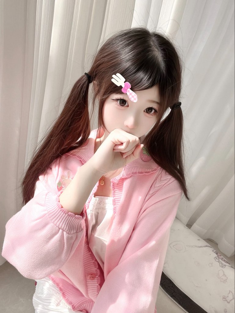 Delphiaz8r's tweet photo. 第一次玩x不知道发什么🥹            

    开脱！！！！！

  上供！！   ！

刚拍的新鲜出炉的照片  视频 ！！！😘😘 https://t.co/UEEOuzgd3v