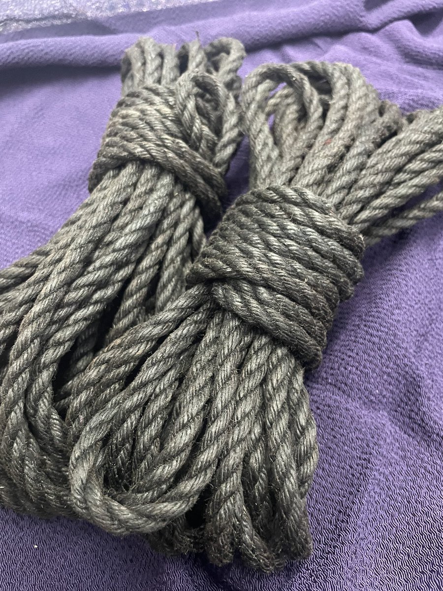 thailandbdsm's tweet photo. เชือก jute สีดำพร้อมจัดส่งค่ะ
ขอบคุณ @ceoblackrope  @sexologisthx  ด้วยนะค้าาาา🥰🪢
สนใจเทียนและเชือกสำหรับมัดชิบาริไม่ว่าจะแบบอ่อนโยน หรือหนักหน่วงติดต่อสอบถามได้เลยนะคะ https://t.co/NuPfvc5fGH