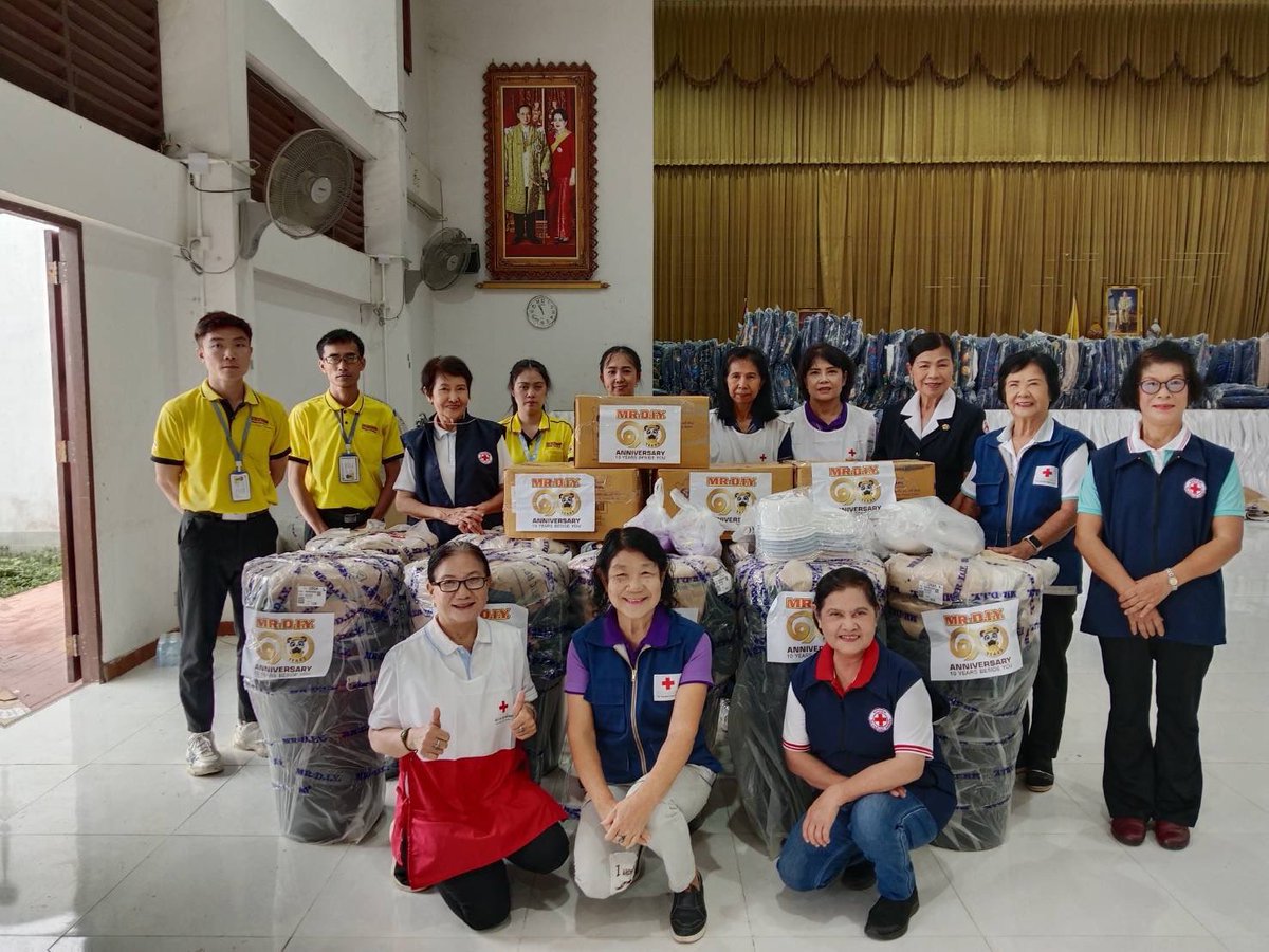 RCHB_TRC's tweet photo. สภากาชาดไทย–MR.D.I.Y. เดินหน้าความร่วมมือตาม MOU ส่งชุดทำความสะอาด 500 ชุด ช่วยผู้ประสบอุทกภัยอำเภอปัว จ.น่าน มูลค่ารวม 116,500 บาท ส่งถึงพื้นที่อำเภอปัว จังหวัดน่าน เพื่อมอบให้แก่ประชาชนที่ได้รับผลกระทบจากอุทกภัย https://t.co/ZE01w6PCth