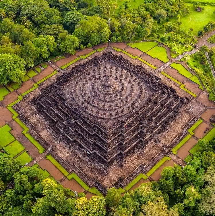 TheProjectUnity's tweet photo. I truly believe we have forgotten the purpose of these ancient megastructures https://t.co/aHDaabFqE9