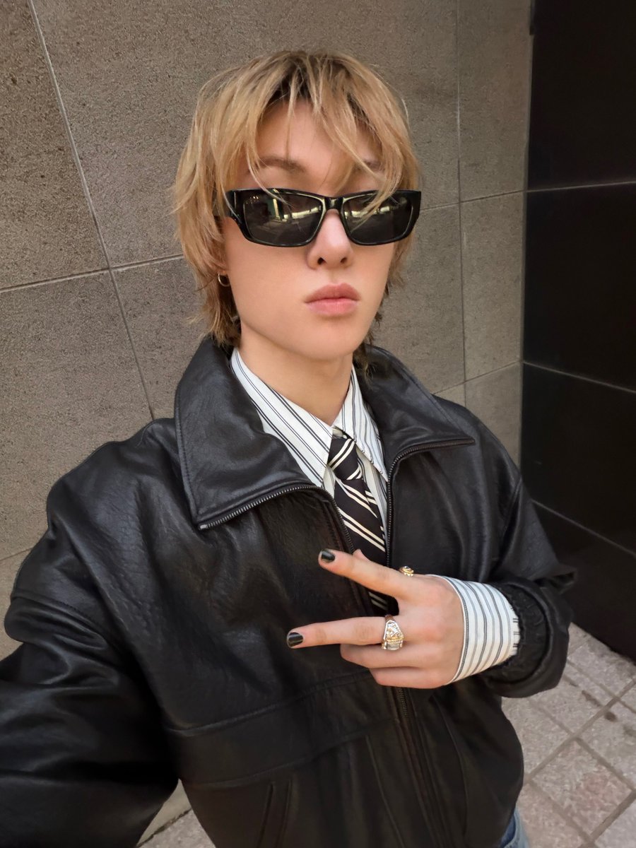 yeinedwards's tweet photo. Every second with MARTIN EDWARDS on stage feels special, filled with MASTERTIN talent and ROCKSTAR charisma.

MARTIN ROCKED THE CROWD

#MARTINSonicBoom
#PYPD_IN_JAPAN
#MARTIN #마틴 https://t.co/JByy868izN