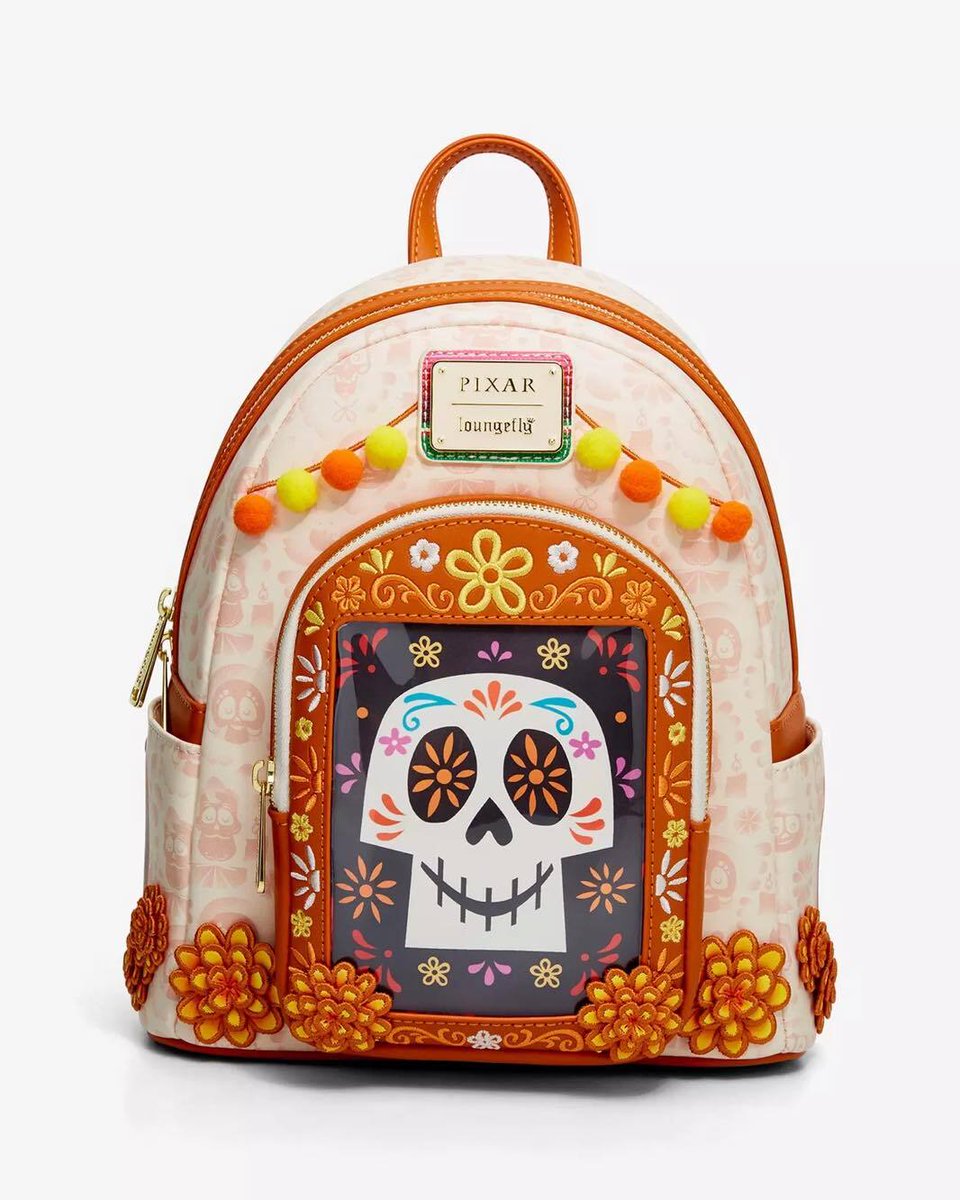 4chipandcompany's tweet photo. Seize your moment and honor every memory with the new Pixar Coco collection at BoxLunch! 🧡✨ From photo frame mini backpacks to detailed marigold embroidery, these vibrant pieces are pure magic.
Which piece are you adding to your wishlist?
#BoxLunch #PixarCoco #DisneyStyle #DiaDeLosMuertos #BoxLunchCollective