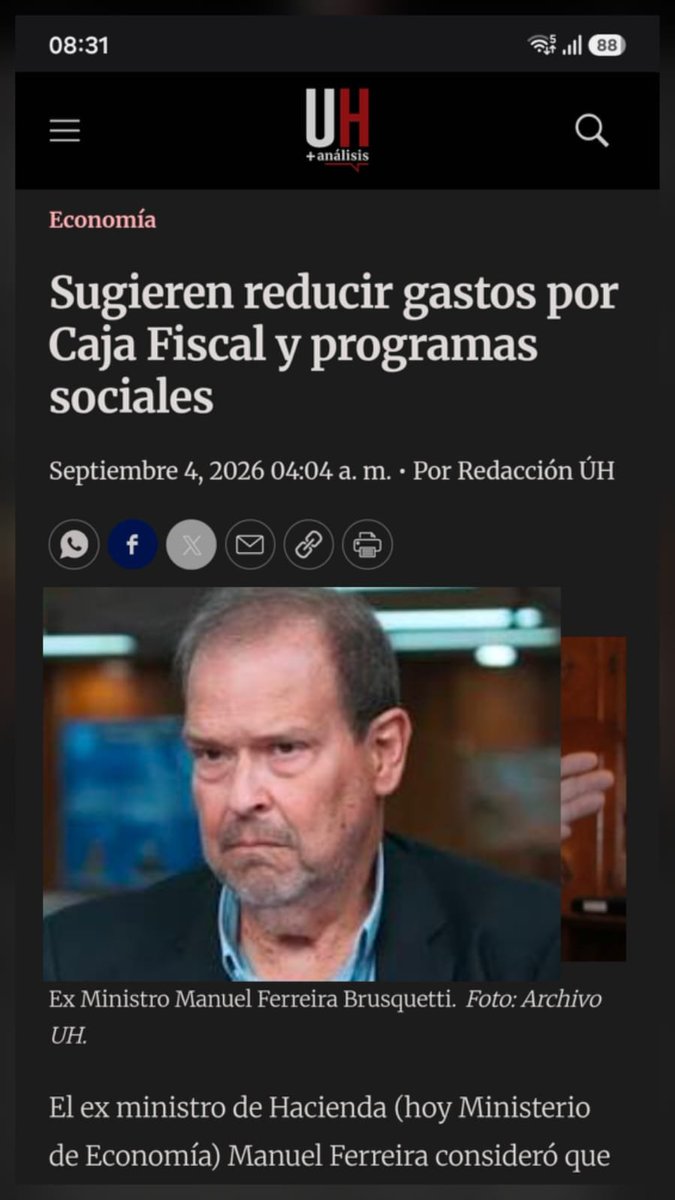 Rocio_La_Negra's tweet photo. Es increíble mi Paraguay. El hombre que siendo ministro de hacienda aumento sueldos y salarios de todo el sector público en 30 % llevando a un déficit de 800 millones de dólares, casi 2 puntos del PIB y "pontifica" sobre como achicar gastos. 
Vergüenza. https://t.co/HYhBIQ2RX8
