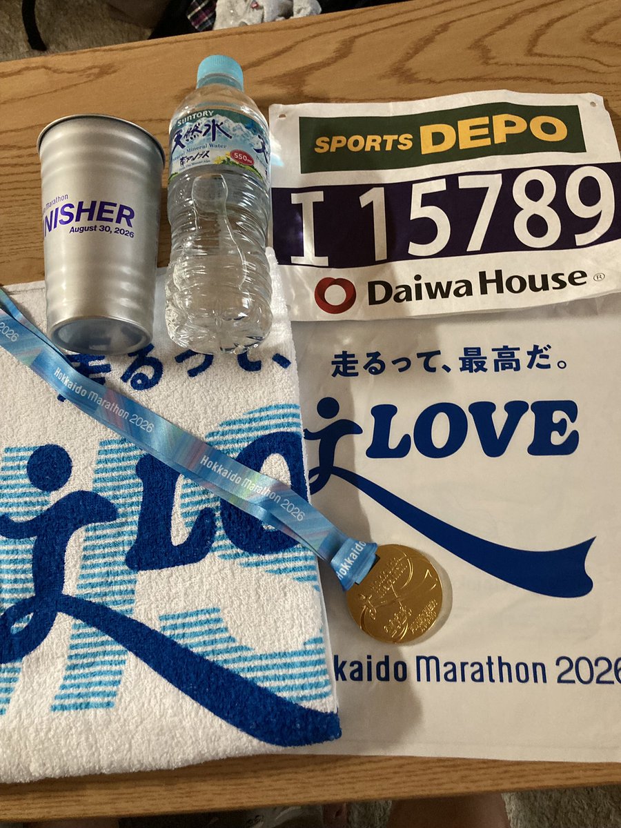 ichitokukkk's tweet photo. 北海道マラソン完走しました。27キロあたりから脚が攣り、動かなくなる。北大を歩き、赤レンガを曲がり、ラストの直線をダッシュした。5時間23分。10月4日の札幌マラソンも完走したいです。 https://t.co/BrgYQ0DlG3