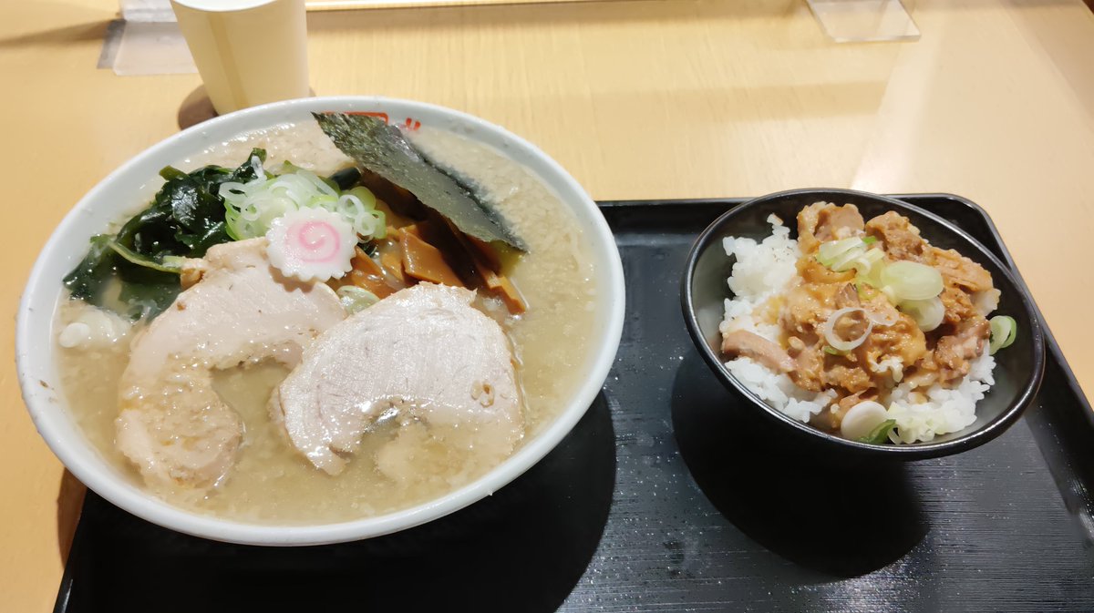 yngswsts's tweet photo. 2時間並んだわよ🍜

#麺や六等星
#らーめんもぐもぐちゅー https://t.co/2xTaSSSJoQ