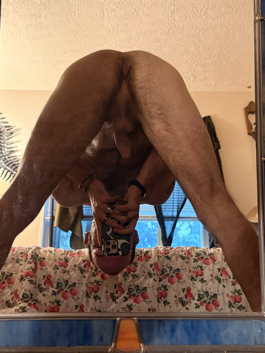 sweet_cheeks_26's tweet photo. What do you think of my cool mirror? #gay #cleveland https://t.co/apNqtWHYeS