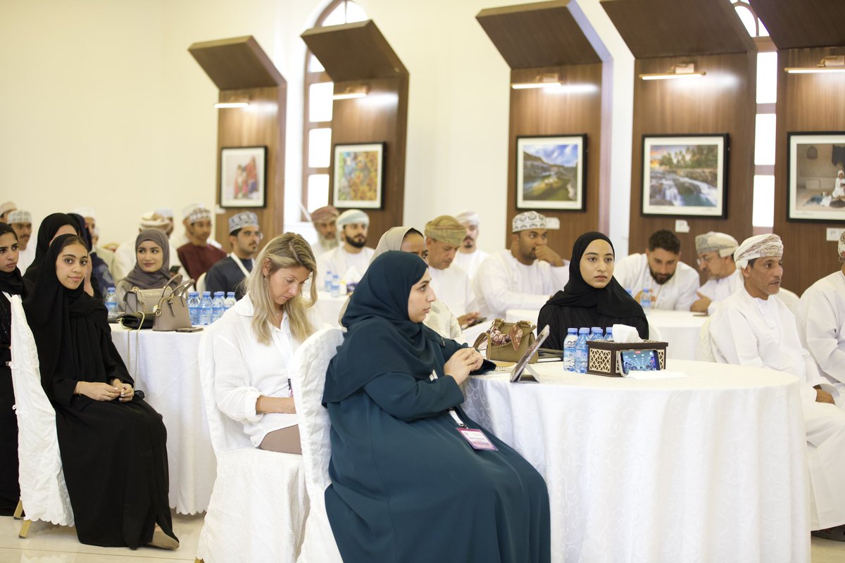 Bahlacharity1's tweet photo. تتواصل فعاليات المبادرة اليوم الجمعة بجولة تعريفية في ولاية بهلاء، تبعتها ندوة: «التراث العُماني في منظومة التراث العالمي» بمشاركة نخبة من المختصين، إلى جانب جولة في معرض قلعة بهلاء.
#الممتلك_الثقافي_بقلعة_بهلاء
#UNESCO #World_Heritage_Volunteers
#Bahla_Charity https://t.co/edHQ0Arsi2
