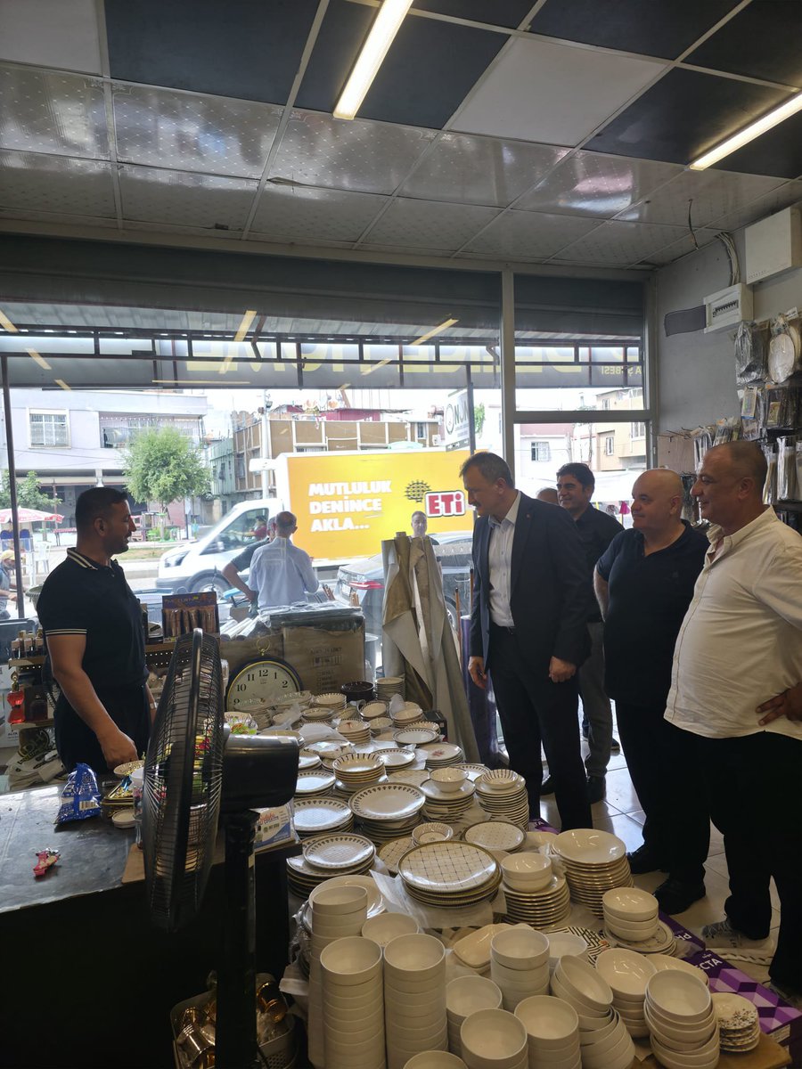 coskunali_01's tweet photo. Dağlıoğlu Mahallemizde, Bahçelievler Caddesi’nde kıymetli esnaflarımızla bir araya geldik.

Esnaf; mahallenin hafızası, sokağın bereketi, hemşehrilik kültürümüzün en güçlü temsilcisidir.

Kapısını açtığımız her dükkânda samimiyetle karşılandık, güzel sohbetlere ortak olduk.

Dağlıoğlu’nun güzel insanlarına ve bizleri muhabbetle karşılayan tüm esnaflarımıza gönülden teşekkür ediyorum.

#GüçlüEsnafGüçlüSeyhan

@Akparti @omerrcelik @abuyukgumus @yahyacelik_ @ozmehmetemin @avmustafaozkan @KaramikSunay @abdullahdogru01 @farukaytek