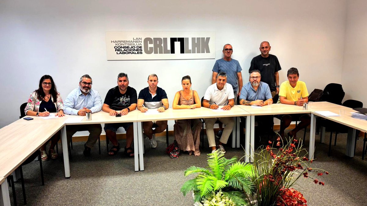 UGT_Euskadi's tweet photo. ✍️ ¡Acuerdo firmado! Sellamos el Convenio de Transportes de Mercancías de Bizkaia 🚛📦

Con mejoras clave para el sector:
⏳ -12 horas de jornada anual para 2027.
📈 Poder adquisitivo blindado: garantía sobre los IPC de 2025, 2026 y 2027.

Seguimos avanzando en derechos! https://t.co/3LSOwiDzl1