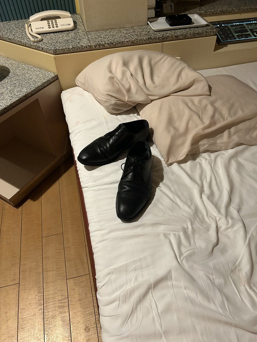 ken_shoes19's tweet photo. 既婚G掘ってくれるって話だったのに
こっちが掘ることに...革靴嗅がしてくれたけどそこまで臭いもな��て不完全燃焼。
掘られる気満々で行ったのに💦 https://t.co/y1w1nyBU8Z
