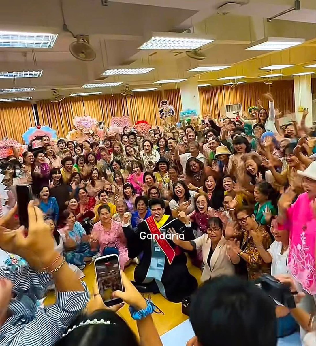 Thaireactionvid's tweet photo. เท่านั้นอีดอกก เด็กที่มีแม่เยอะที่สุดในไทยของจิง น้องไรอัลเท่านั้น https://t.co/ExE8roffNg
