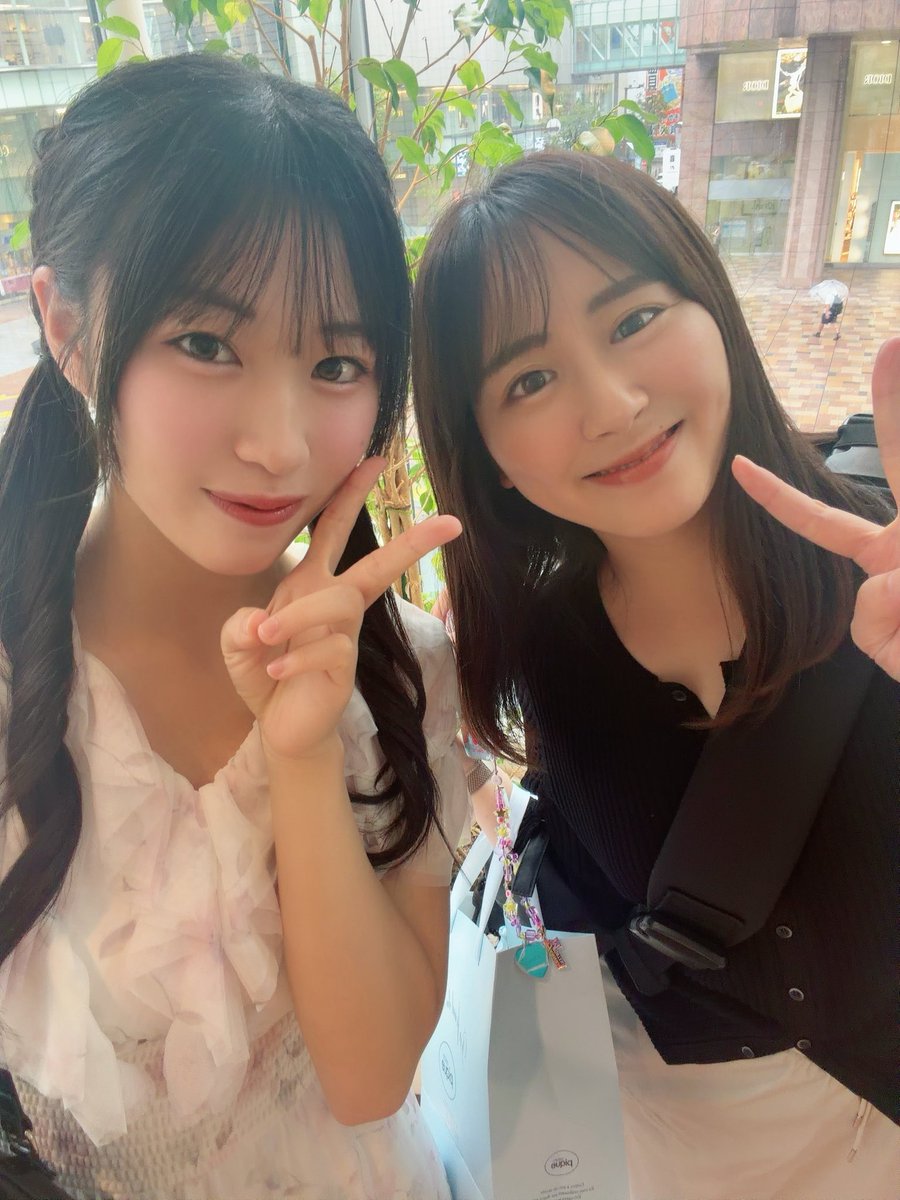 maria_HKT48's tweet photo. HKT48の先輩でもあり大好きなお姉ちゃんでもあるりこちゃんとランチしました！💗

ずーーっと大好きでこれからもずーーっと大好きです>  ̫ <💓

 #HKT48   #山川万里愛  #坂口理子 さん♡ https://t.co/hK11TloyEH
