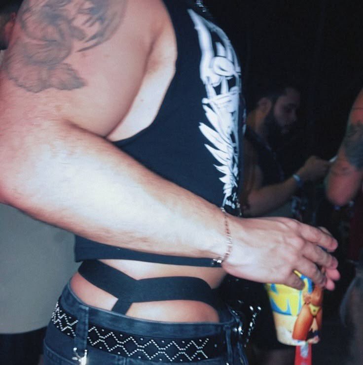 user_300715's tweet photo. This hollanov at the club can anyone hear me? hollanov like this at the club, I’m still pushing this agenda https://t.co/kMpgkCQOfk