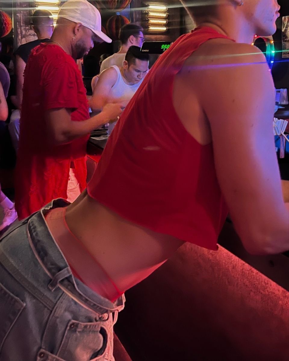 user_300715's tweet photo. This hollanov at the club can anyone hear me? hollanov like this at the club, I’m still pushing this agenda https://t.co/kMpgkCQOfk