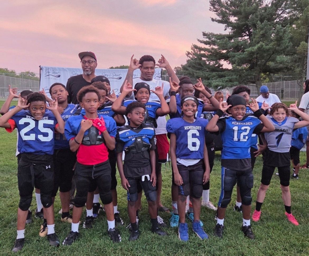 Terrapins247's tweet photo. Shoutout to Sidney Stewart for donating $7,500 to the Middle River Renegades. Maryland football is making waves in the local community 👏 https://t.co/ftMCvxhzOe