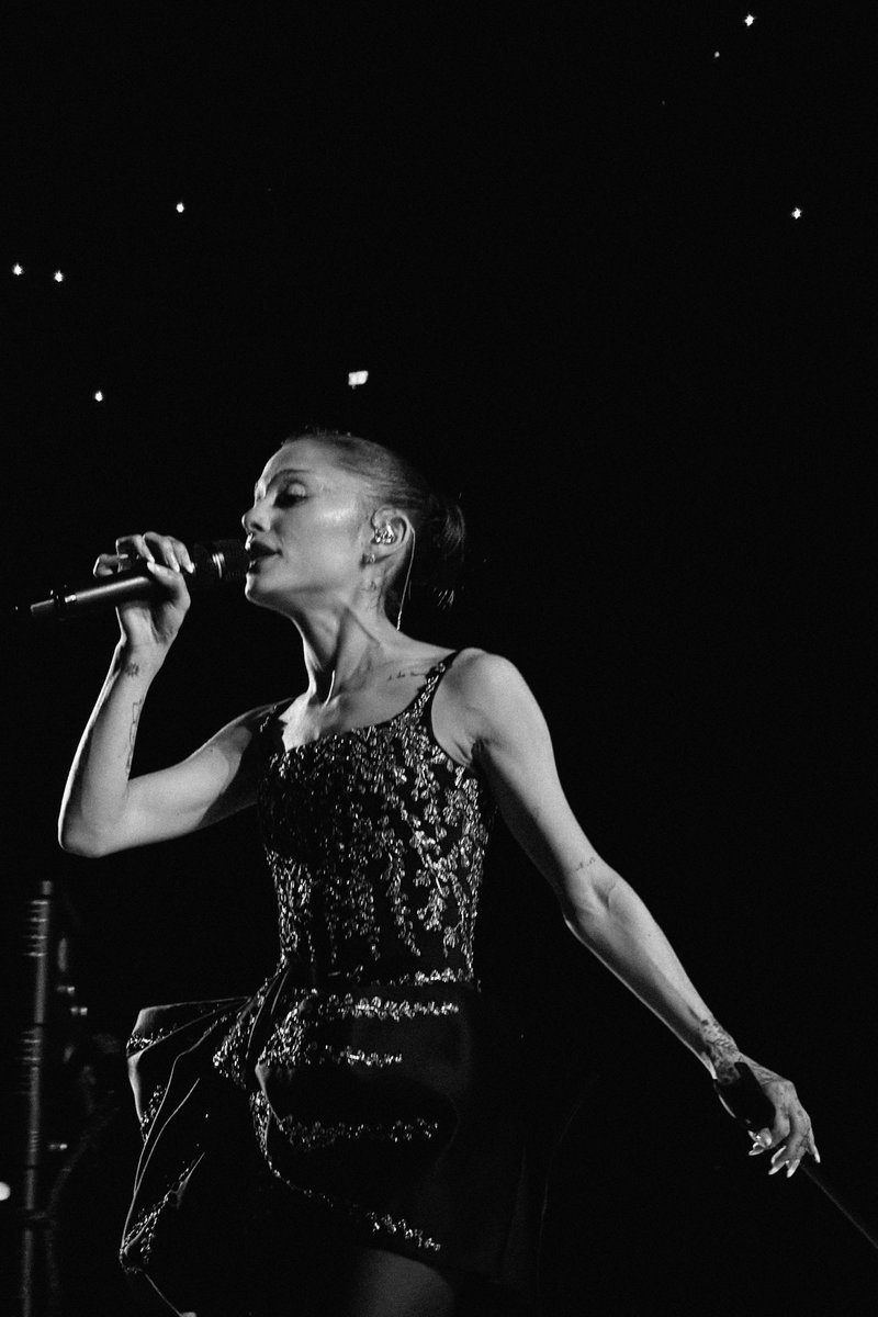 lewiscrickmore's tweet photo. into you/ hate that i made you love me

Ariana Grande live from the Eternal Sunshine Tour in London (night six)

shot on iPhone

@TeamAriana 

#eternalsunshinetour #arianagrande #estlondon #concertphotography #photography https://t.co/EYTEsmToB5