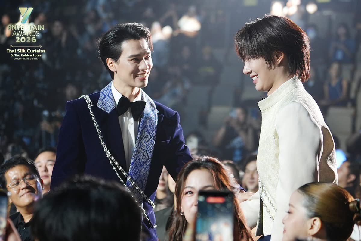 great_tofuu's tweet photo. อห รูปจากในงานคือใครเข้าใจก็เข้าใจเลย https://t.co/sMZz89Epcm