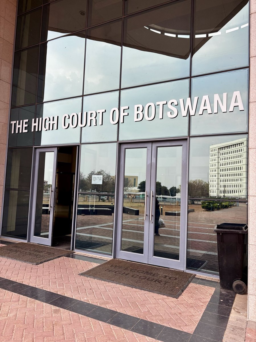 legabiboadvo's tweet photo. โ๏ธ THE COURTROOM JUST GOT A LITTLE BUSIER.
The Court has admitted all parties who applied to join the case and the amicus curiae . ๐๐ณ๏ธโ๐
๐
The main arguments remain set for 22 & 23 October.
Because Lorato ke lorato. Love is love.โค๏ธ
#LEGABIBO #loratokelorato #marriageequality https://t.co/jlZ7OBQjzx