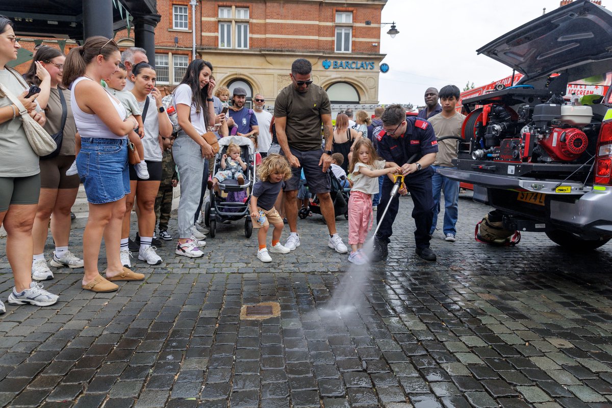EnfieldCouncil's tweet photo. We'll be celebrating Emergency Services Day on Sunday 6 September. Join us at Enfield Civic Centre at 10.50am for a special service, followed by a family fun blue light event at Enfield Market and Palace Gardens Shopping Centre from 12pm to 4pm. Full programme below ⬇️ 
#999Day https://t.co/sJ0N7Hy4Sh