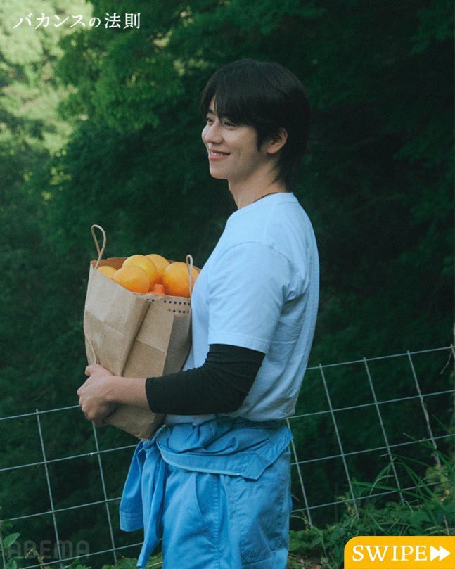 junta0201's tweet photo. 夏休みの間、息子が死神様くらい髪が伸びちゃってて、ずっと切れ切れ言ってきたんですが、先日転生した神様西上さんのようにセンターパートにやっとこさ切ってくれました！
良かった！西上さんも転生できて良かったね！ https://t.co/206NwMPMfK