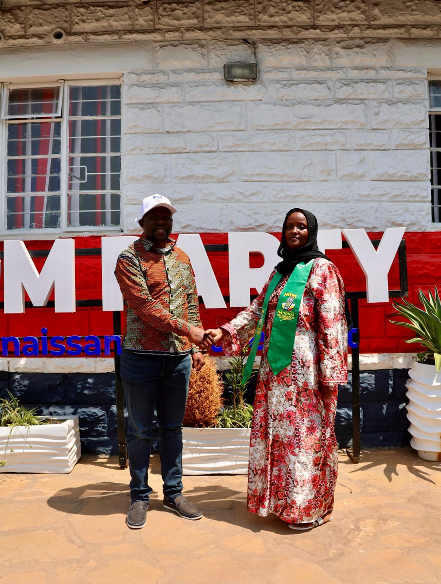 Honcalebamisi's tweet photo. Pleased to see women take party in forming and leading political parties. They have refused to wait for affirmative action but steping into the drivers seat. 

Great conversation of women of NRM party, lead by the party leader Sarah Bodle from Marsabit.

Kenya needs a renaissance!

#PM
#PeoplesMovement