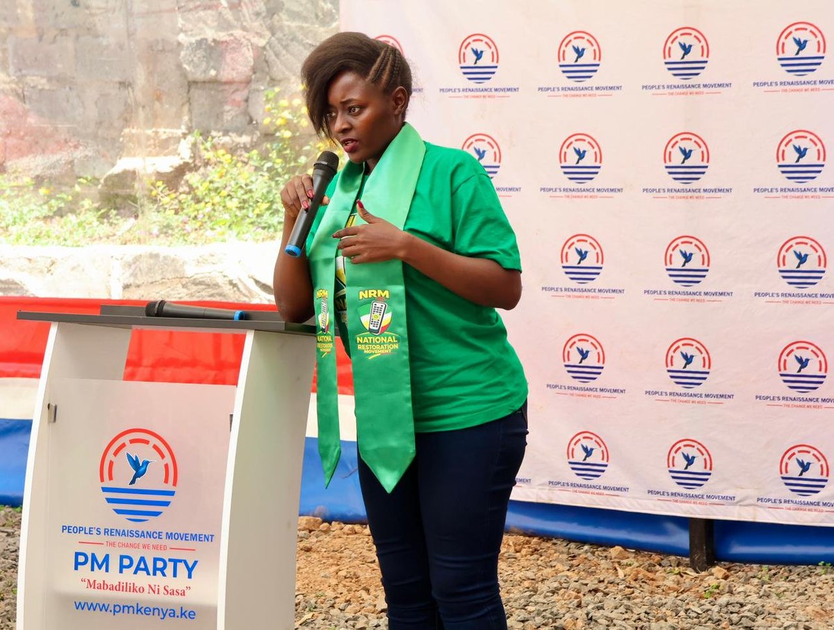 Honcalebamisi's tweet photo. Pleased to see women take party in forming and leading political parties. They have refused to wait for affirmative action but steping into the drivers seat. 

Great conversation of women of NRM party, lead by the party leader Sarah Bodle from Marsabit.

Kenya needs a renaissance!

#PM
#PeoplesMovement