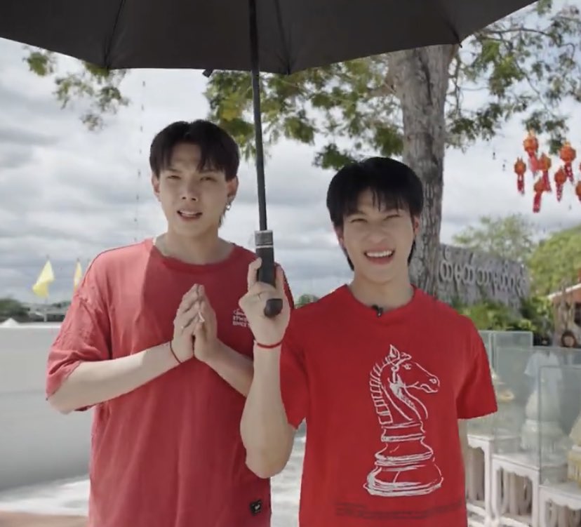 trytostayforw's tweet photo. 🦖: ผมจะพูดให้ฟัง เจดีย์เนี่ยถ้าไม่เอียงจะรู้ได้ไงว่าเถียงมันตรง เอียงของเราตรงของใคร เที่ยงของเราตรงของใคร บางครั้งคำตอบก็ไม่ได้หาได้ง่ายๆ

พี่อู๋คือไปเรื่อยมาก แล้วดูออฟโรดหนูร้อนหรือเบื่อแฟนลูก55555555555555
#OuRoadCloseFriendJourney_EP7
#ต้าห์อู๋ออฟโรด #DaouOffroad https://t.co/AOageRR9PQ