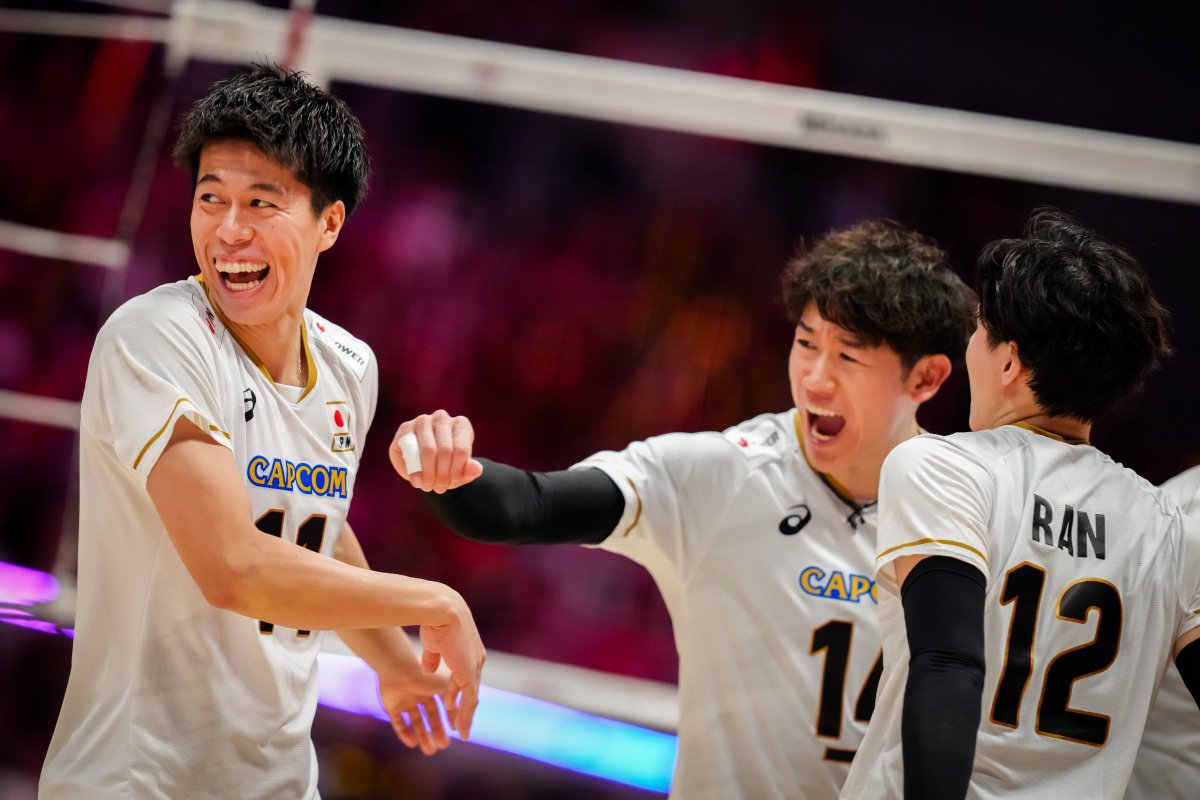 vking_jp's tweet photo. ＼白星発進⭐️／

バレーボール男子日本代表が初戦のオマーン戦を制す！

🇯🇵日本代表 3-1 オマーン代表🇴🇲

第1セット 25-18
第2セット 25-13
第3セット 20-25
第4セット 25-9

https://t.co/QvedeabaaU

📸Volleyball World https://t.co/U9ehK4AleY