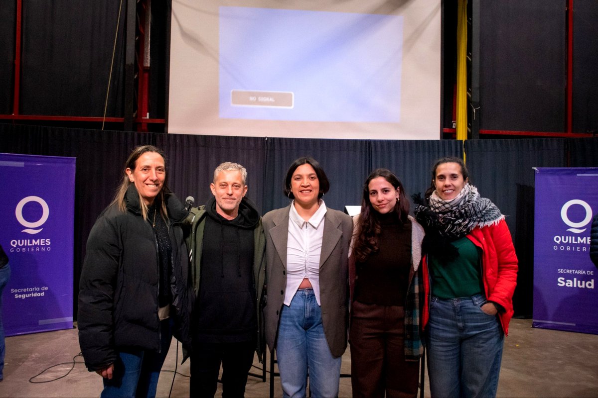 gaspodestefano's tweet photo. FORMACIÓN INTERSECTORIAL EN POSVENCIÓN DEL SUICIDIO

Iniciamos el ciclo de capacitaciones en Posvención del Suicidio, articulado junto a la Subsecretaría de Educación, la Jefatura Distrital, el área de Salud Mental y la investigadora Catalina Barría Bórquez.

El objetivo es brindar herramientas comunitarias y protocolos de acción territorial ante situaciones de suicidio.

Trabajamos de manera intersectorial para cuidar, acompañar y fortalecer las redes comunitarias en cada barrio.

#SeguimosParaAdelante ☀️
#QuilmesPreviene 🛡️