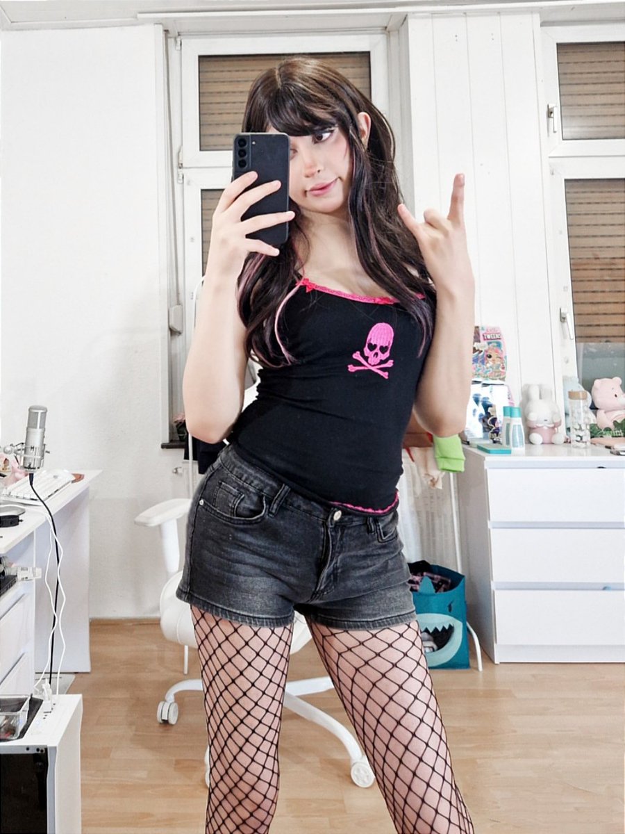 purutrap's tweet photo. Who is not afraid of trans girls ? ✌🏻🏳️‍⚧️ https://t.co/HxX0l37QjS
