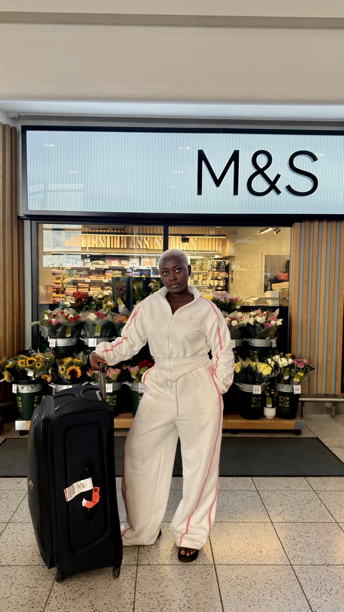 chefabbys's tweet photo. Mayor of London called ! Needed to answer immediately 🇬🇧🇬🇧

LONDON, I'm here for a few days 🥹❤️! Can't wait for my African Food Demo at Trafalgar Square tomorrow!! Excited to teach ❤️🫶🏻. Thank you to the Mayor of London for this invite. Wearing @byywomen https://t.co/JEIScCc64F