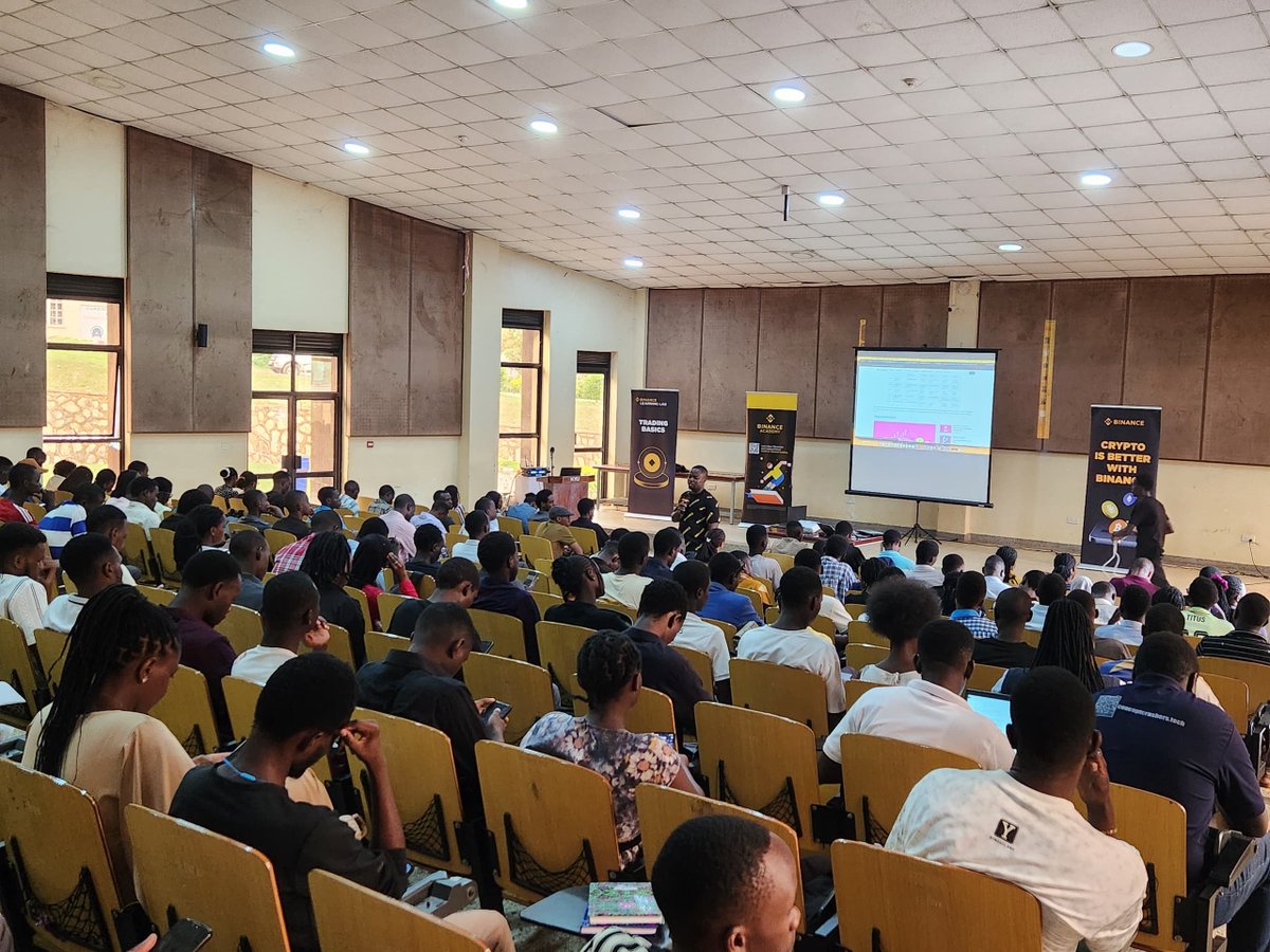 irankundaMusa's tweet photo. Today, I had the opportunity to attend the @BinanceAfrica UniversityTour 🇺🇬 at Kyambogo University.

It was a great exposure to the world of Blockchain, Crypto and Web3, and a chance to learn how these technologies are shaping the digital economy. https://t.co/gArllUWsRK