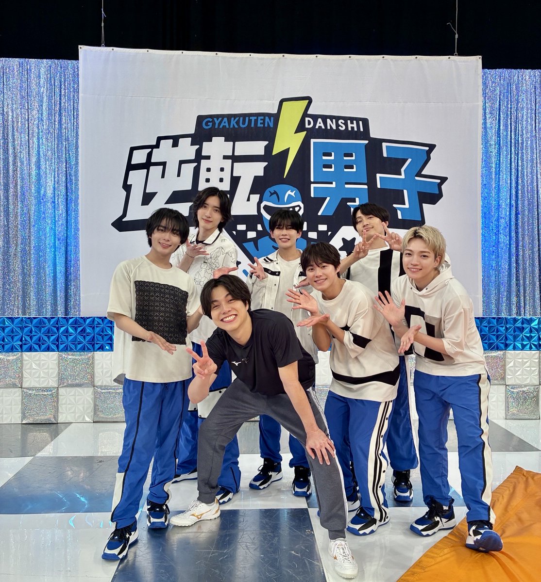 update_danshi's tweet photo. 土曜ごご3時30分
『なにわ男子の逆転男子』
⚡️⚡️⚡️⚡️⚡️⚡️⚡️

明日5日(土)は #WEST. 重岡大毅が
自慢の特技で3番勝負！
人間モグラ叩き、スパイだるまさんが転んだ、
風船走り幅跳びでなにわ男子と激突🎈
お楽しみに!!

#逆転男子
#なにわ男子
#重岡大毅 https://t.co/XDtRHn2uWb