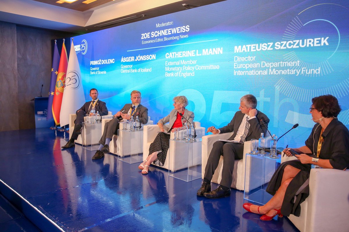 centralnabanka's tweet photo. 🌐 #CBCG25 now: Financial Fragmentation, Cross-Border Spillovers & the Re-Pricing of Global Financial Interdependence.

🎙️ Zoe Schneeweiss @ZSchneeweiss moderates 🇸🇮 Primož Dolenc @BankaSlovenije , 🇮🇸 Ásgeir Jónsson @centralbank_is, 🇬🇧 Catherine L. Mann @CLMannEcon & 🌍 Mateusz Szczurek @IMFinEurope.