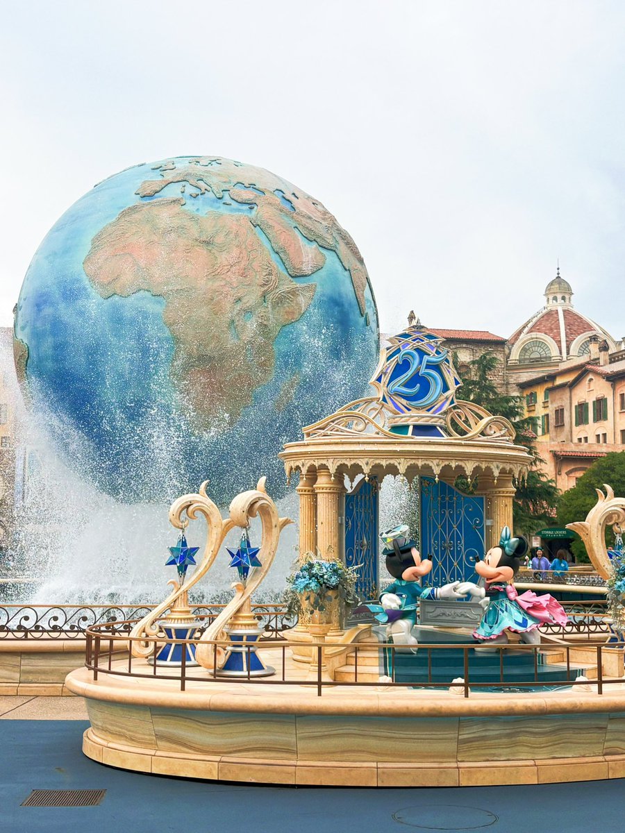 r_uy_m's tweet photo. 25周年当日の東京ディズニーシー楽しんできました❕
これからもずっと大好きなパークです😌 https://t.co/6XJ2CJpF6Y