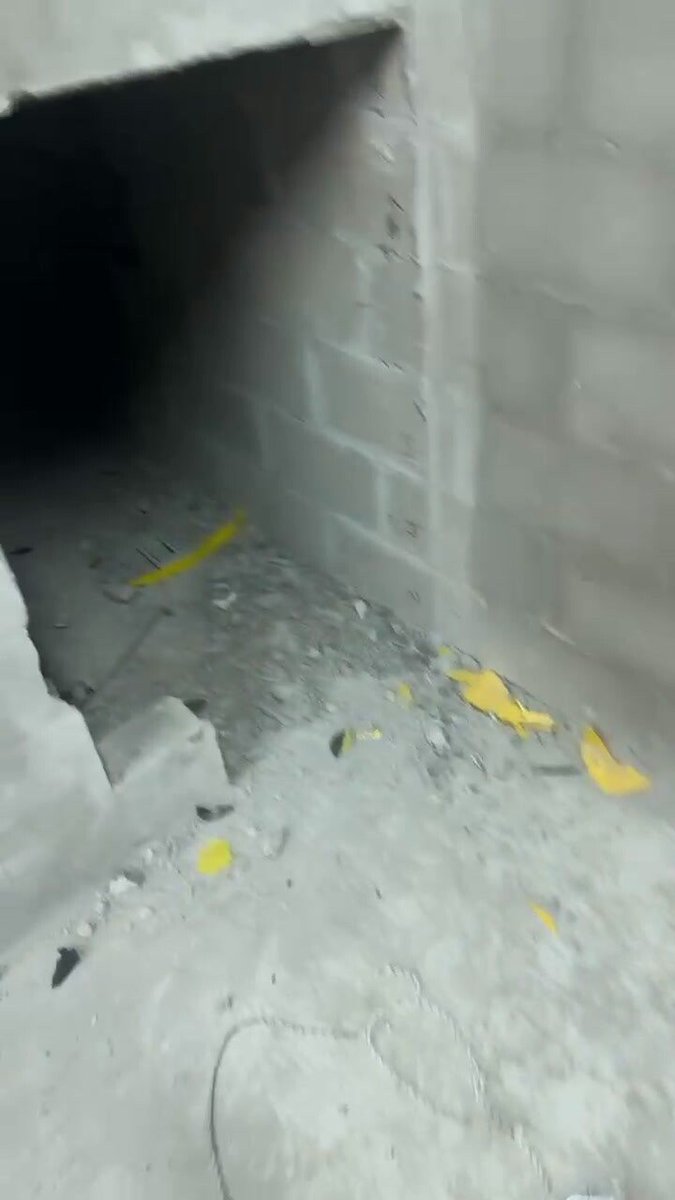 petecopetaca's tweet photo. Los albañiles se fueron sin terminarme la obra y me dejaron esto así, ideas de qué poner en el hueco? https://t.co/1uMoHMiZBK