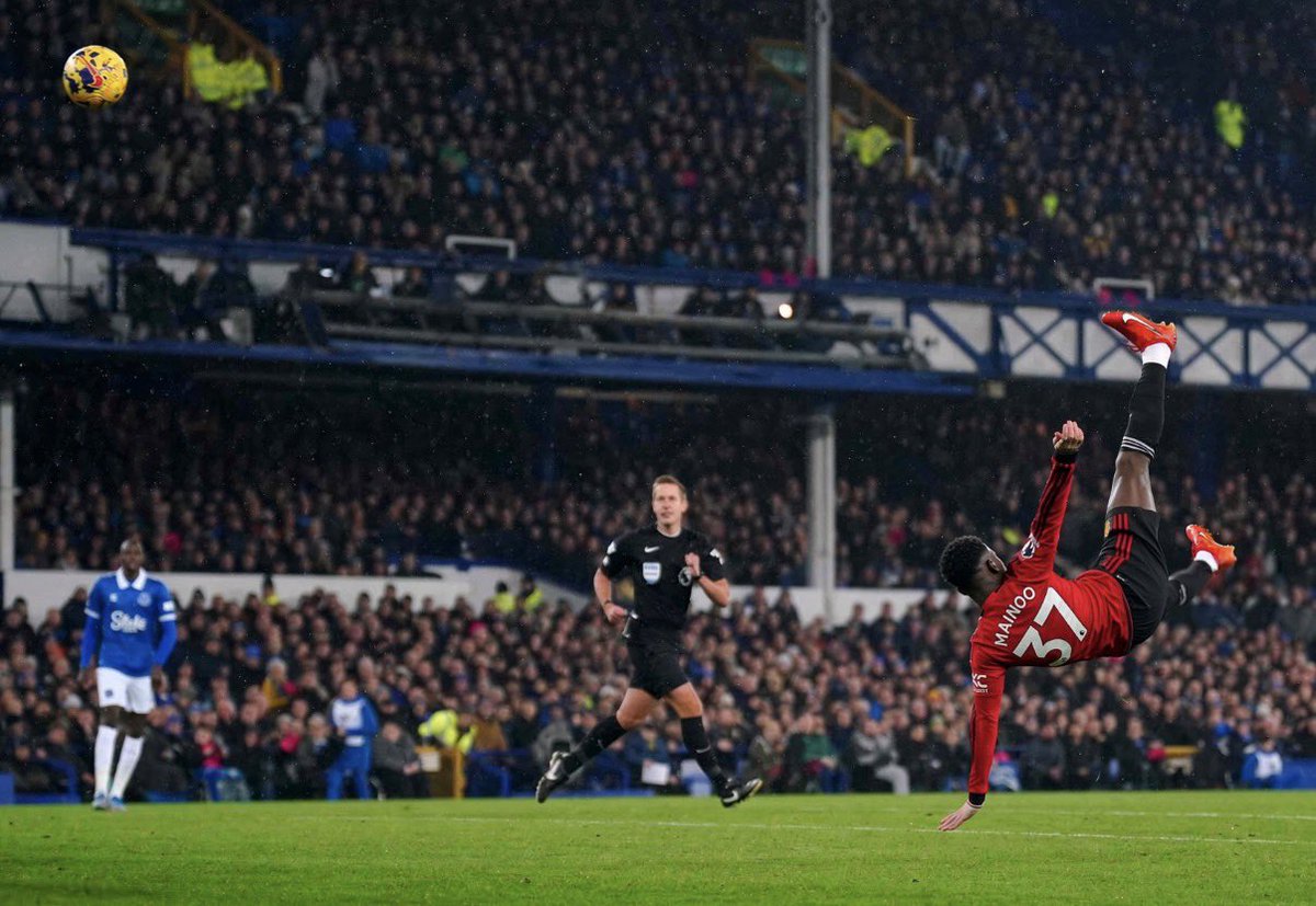 8runofernandes's tweet photo. Everton away memories ❤️
#MUFC https://t.co/q6HnLa7pHC