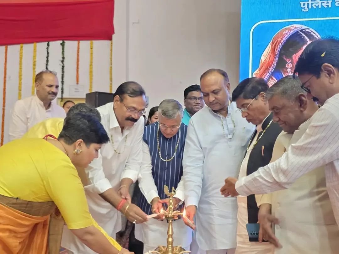 dharmindia51's tweet photo. ॐ नमो भगवते वासुदेवाय। 🙏

रिजर्व पुलिस लाइन्स, कमिश्न��ेट आगरा में आयोजित श्रीकृष्ण जन्मोत्सव-2026 में सम्मिलित होकर भगवान श्रीकृष्ण का आशीर्वाद प्राप्त किया।

भगवान श्रीकृष्ण का जीवन हमें सत्य, कर्म और कर्तव्य के मार्ग पर चलने की प्रेरणा देता है। https://t.co/RoUearxkjr
