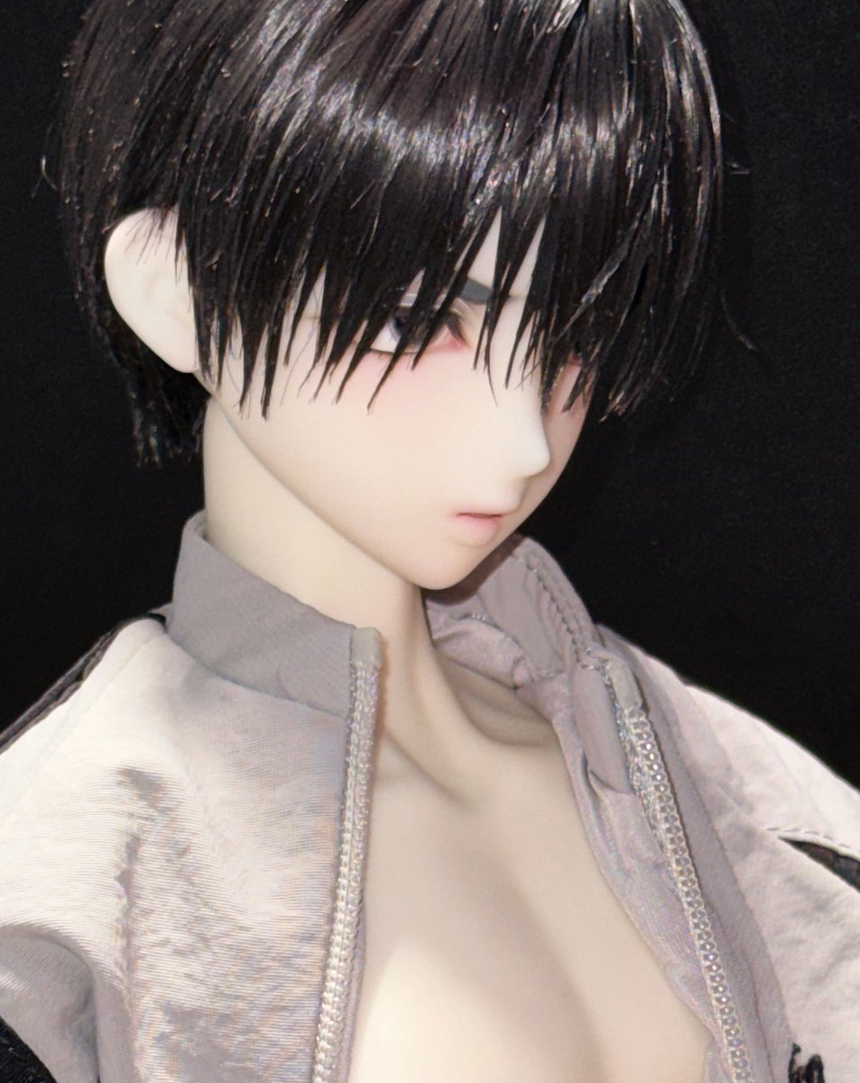 Vaaller_'s tweet photo. 相册里随便一翻都是侧脸和几乎拍不出来的虎牙 https://t.co/ykNXUEYYa1