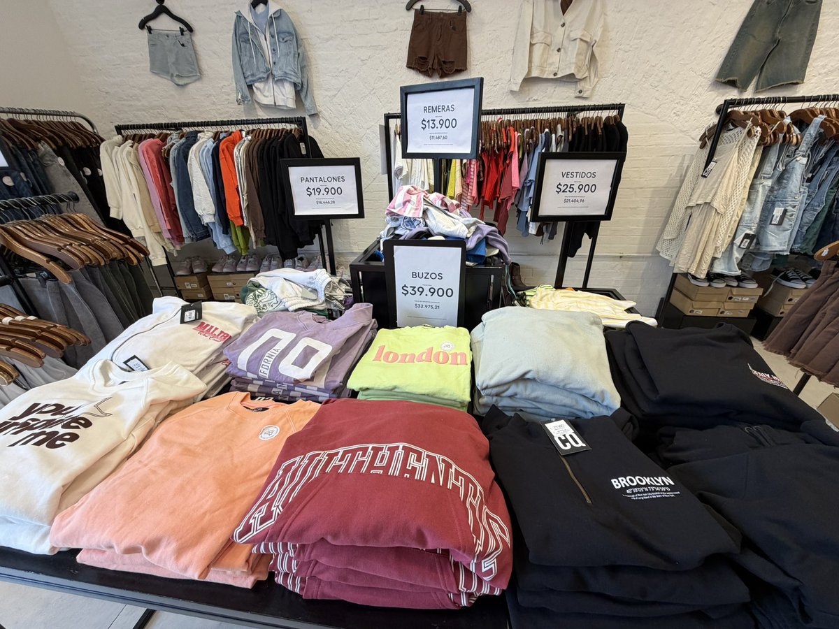 ahorraconana's tweet photo. OUTLET COMO QUIERES en 📍Distrito Arcos (Paraguay 4979, CABA)
Jeans $19.999
Shorts $26.999
Remeras desde $13.999
Buzos $39.999 https://t.co/4k0ePtMCVr