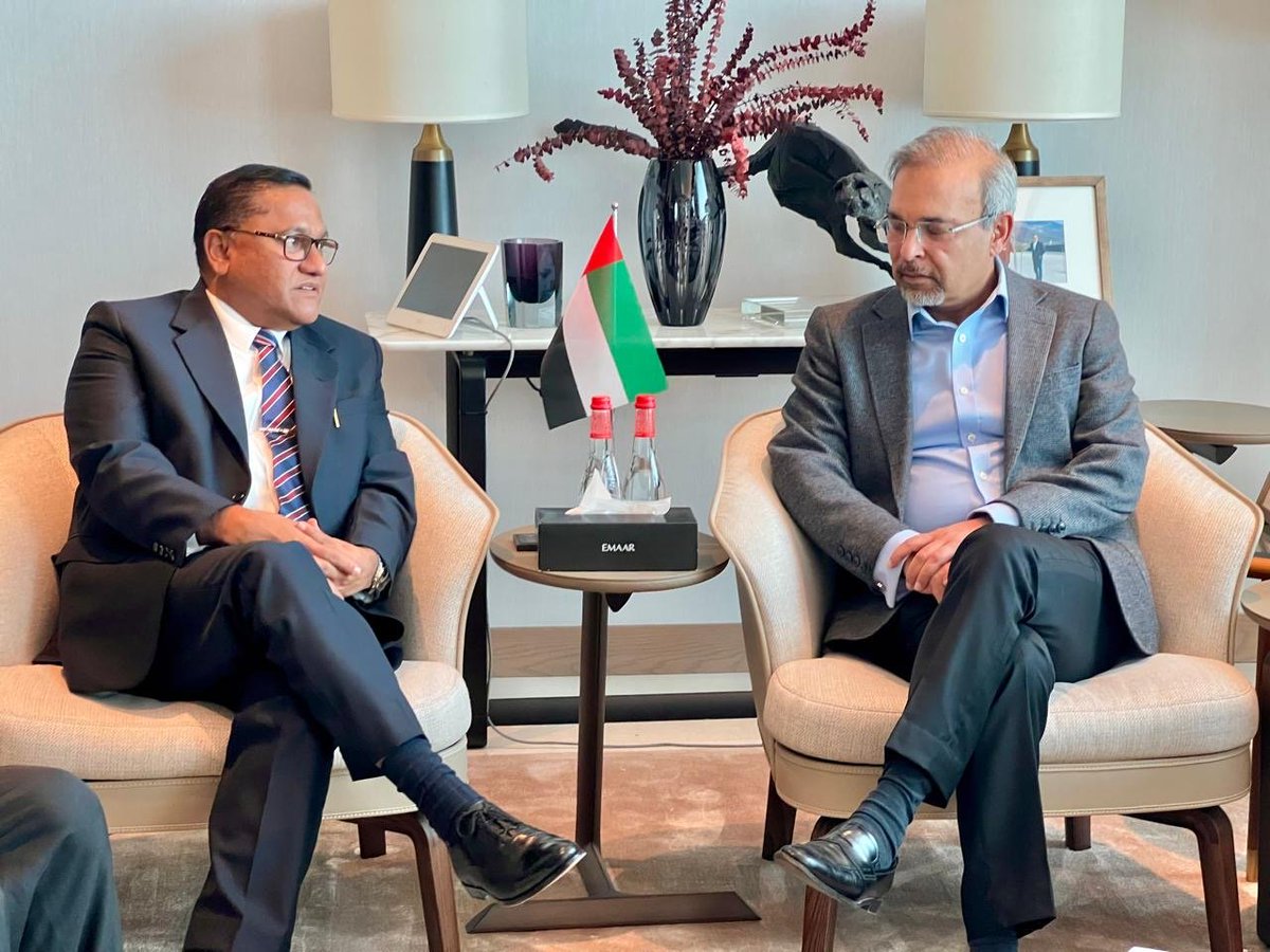 MFA_SriLanka's tweet photo. Minister Vijitha Herath Concludes Visit to Dubai, United Arab Emirates

Read more: https://t.co/bTT8b2tw1d

#DiplomacyLK 
#lka https://t.co/GItubZ1FWH