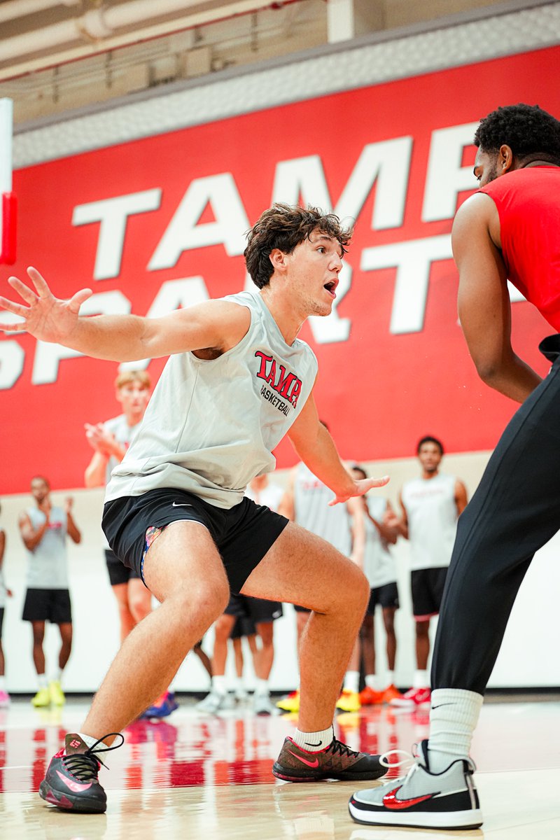 UTampaMBB's tweet photo. Starting off strong!💪
#TampaMBB🏀 #StandAsOne🛡️ https://t.co/jZsoRNU1xY