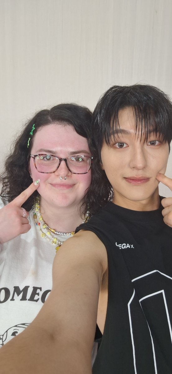 _ashKxx's tweet photo. I hate how i look but my selfies came out so cute 😭😭 i wish i could've done a 2nd stop because i miss them so much 😫 https://t.co/Ni4Ldd4eOc