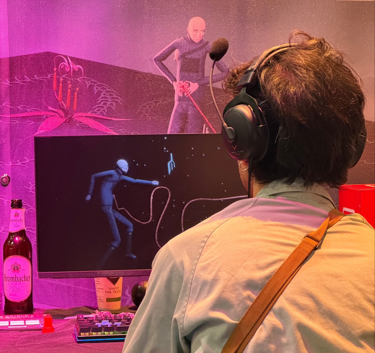 ItsTheEm's tweet photo. My first Gamescom and my game’s first demo showcase!

I met amazing people, watched them play and react, and talked with them about the game. Now I can say all the effort before and during Gamescom was worth it.

A big thank you to everyone who came by, and a huge one to my great friends who helped make it happen!