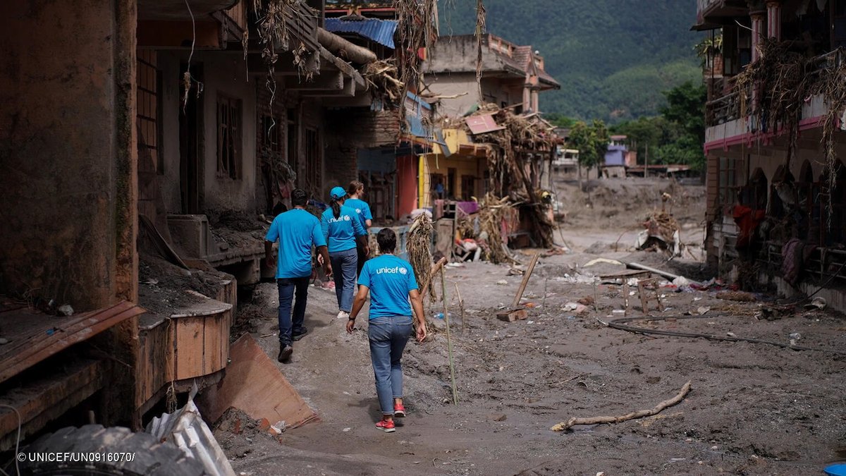 UN's tweet photo. In Nepal, thousands of children &amp; their families urgently need life-saving assistance after last week’s deadly flash floods.

@UNICEF is providing emergency supplies &amp; helping prevent disease outbreaks as damaged water systems &amp; crowded shelters increase the risk of disease. https://t.co/yrG0dNQmpP