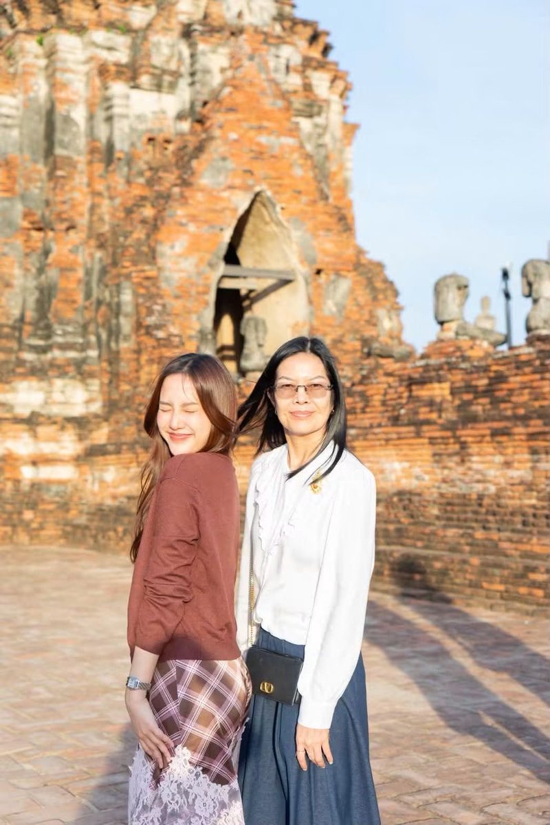 earnznNK's tweet photo. งื้อออออวันหยุด  น้องฟรีน แม่นัน และฟลัฟฟี่ไปเที่ยวอยุธยา น่ารักกกก 😍

#srchafreen #Fluffy https://t.co/pBgS8qXQmz
