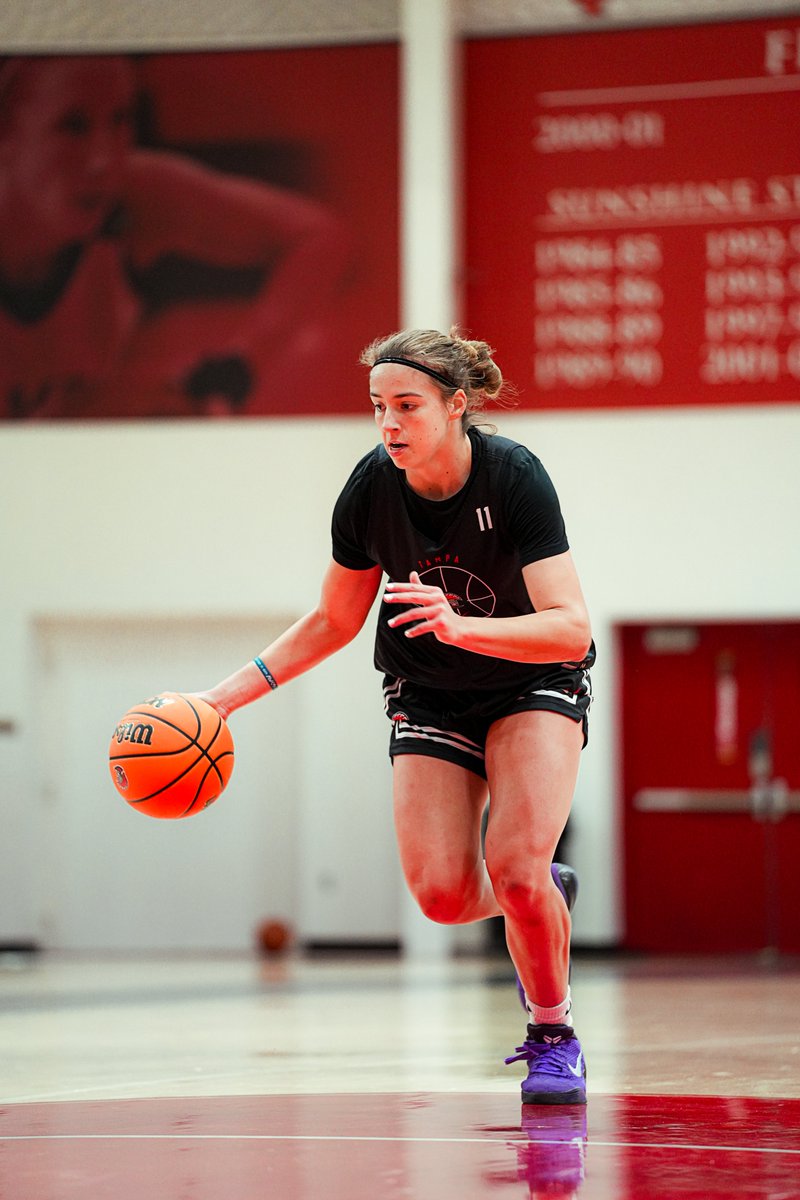 UTampaWBB's tweet photo. Back on the hardwood!
#UTampaWBB🏀 #StandAsOne🛡️ https://t.co/unqUBWVd2L