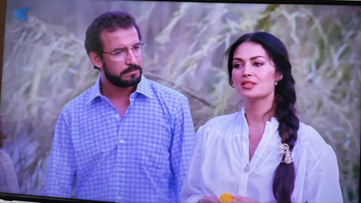 HulyaAlhs's tweet photo. öğretmen hanım Mine’ye Yüzyıllık Yalnızlık romanını  verdi .

Atıf Yılmaz / Mine ♥️ https://t.co/OKISW4uo35
