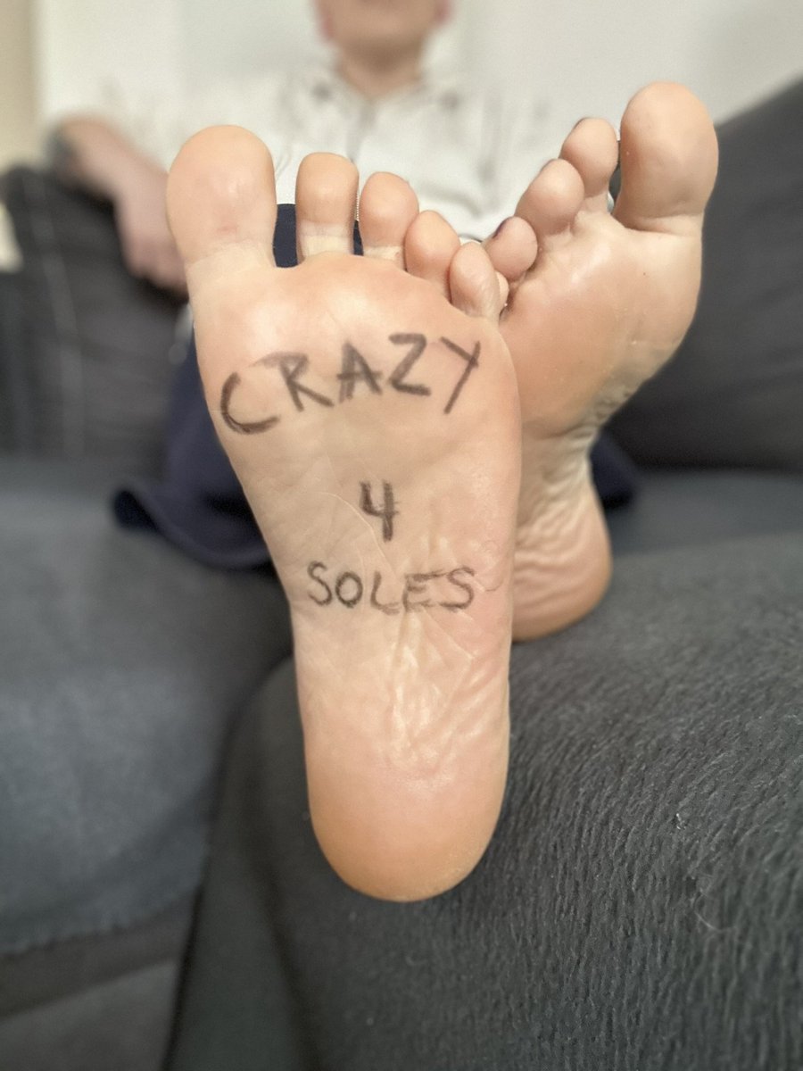 crazyforsoles's tweet photo. CROSSED SOLES

@LinaMorgan01 https://t.co/0eAJ5ziYWA